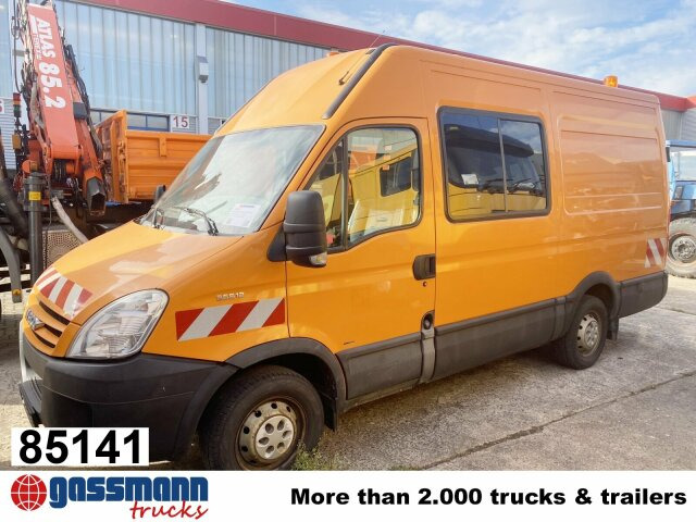 Iveco Daily 35S12 2,3 HPI 4x2, 8 Sitzplätze - Varebil med dobbelt førerhus: bilde 1 Iveco Daily 35S12 2,3 HPI 4x2, 8 Sitzplätze - Varebil med dobbelt førerhus: bilde 1