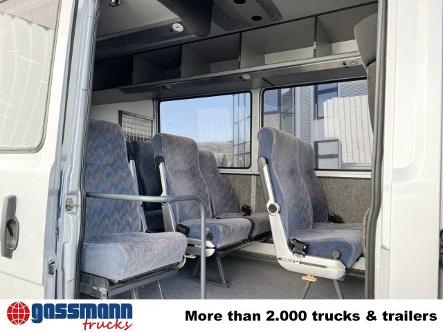 Mercedes-Benz 711 D-KA 4x2, Standklima, 11-Sitze, 2 x on stock - Minibuss, Persontransport: bilde 4 Mercedes-Benz 711 D-KA 4x2, Standklima, 11-Sitze, 2 x on stock - Minibuss, Persontransport: bilde 4