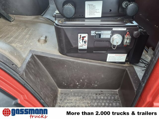 Mercedes-Benz 814 D 4x2 Doka, LF 8/6 - Brannbil: bilde 4 Mercedes-Benz 814 D 4x2 Doka, LF 8/6 - Brannbil: bilde 4