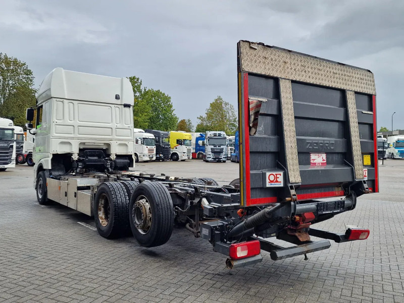 DAF XF 530 SuperSpaceCab 6x2*4 - Chassis 740 cm - Loadlift - Steering axle - Leather - - Chassis lastebil: bilde 5 DAF XF 530 SuperSpaceCab 6x2*4 - Chassis 740 cm - Loadlift - Steering axle - Leather - - Chassis lastebil: bilde 5
