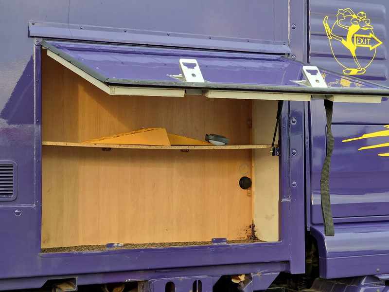 Leie MAN TGA 18.360 4x2 - Horse truck + full camper - 4 seats - Loadramp - Automatic gearbox MAN TGA 18.360 4x2 - Horse truck + full camper - 4 seats - Loadramp - Automatic gearbox: bilde 15 Leie MAN TGA 18.360 4x2 - Horse truck + full camper - 4 seats - Loadramp - Automatic gearbox MAN TGA 18.360 4x2 - Horse truck + full camper - 4 seats - Loadramp - Automatic gearbox: bilde 15