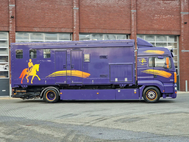 Leie MAN TGA 18.360 4x2 - Horse truck + full camper - 4 seats - Loadramp - Automatic gearbox MAN TGA 18.360 4x2 - Horse truck + full camper - 4 seats - Loadramp - Automatic gearbox: bilde 10 Leie MAN TGA 18.360 4x2 - Horse truck + full camper - 4 seats - Loadramp - Automatic gearbox MAN TGA 18.360 4x2 - Horse truck + full camper - 4 seats - Loadramp - Automatic gearbox: bilde 10