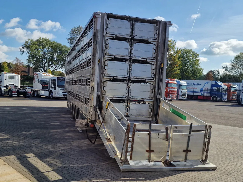 Dyretransport semitrailer Pezzaioli 5 deck livestock trailer - Water & Ventilation - Loadlift - Folding floors - BPW Axle - 155M3: bilde 9 Dyretransport semitrailer Pezzaioli 5 deck livestock trailer - Water & Ventilation - Loadlift - Folding floors - BPW Axle - 155M3: bilde 9