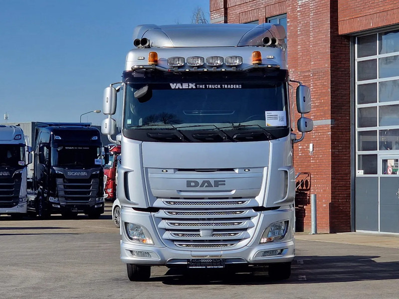 DAF XF 440 SpaceCab 4x2 - Full spoiler - Alloy wheels - Air horn - Light bar - Trekkvogn: bilde 2 DAF XF 440 SpaceCab 4x2 - Full spoiler - Alloy wheels - Air horn - Light bar - Trekkvogn: bilde 2