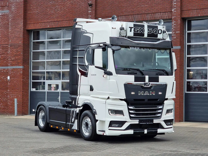 MAN TGX 18.540 GX - New - Retarder - Night clima - Alcoa - Show truck - Lightbar - - Trekkvogn: bilde 1 MAN TGX 18.540 GX - New - Retarder - Night clima - Alcoa - Show truck - Lightbar - - Trekkvogn: bilde 1