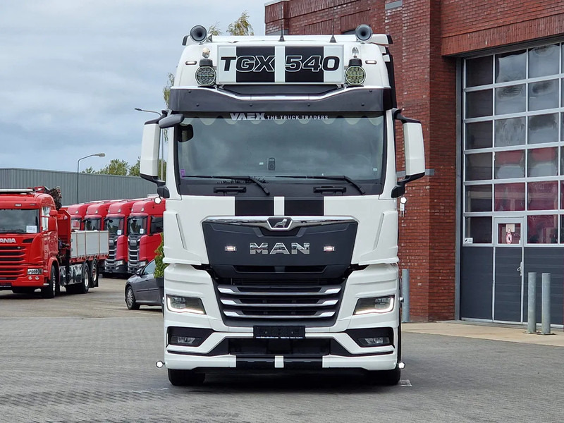 MAN TGX 18.540 GX - New - Retarder - Night clima - Alcoa - Show truck - Lightbar - - Trekkvogn: bilde 2 MAN TGX 18.540 GX - New - Retarder - Night clima - Alcoa - Show truck - Lightbar - - Trekkvogn: bilde 2