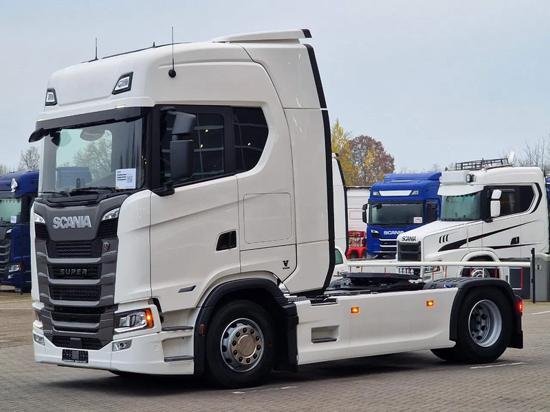 Scania 500S NGS Highline 4x2 - NEW - Retarder - Full air - New dashboard - Led - Full spoiler - 2x tank - Trekkvogn: bilde 3 Scania 500S NGS Highline 4x2 - NEW - Retarder - Full air - New dashboard - Led - Full spoiler - 2x tank - Trekkvogn: bilde 3