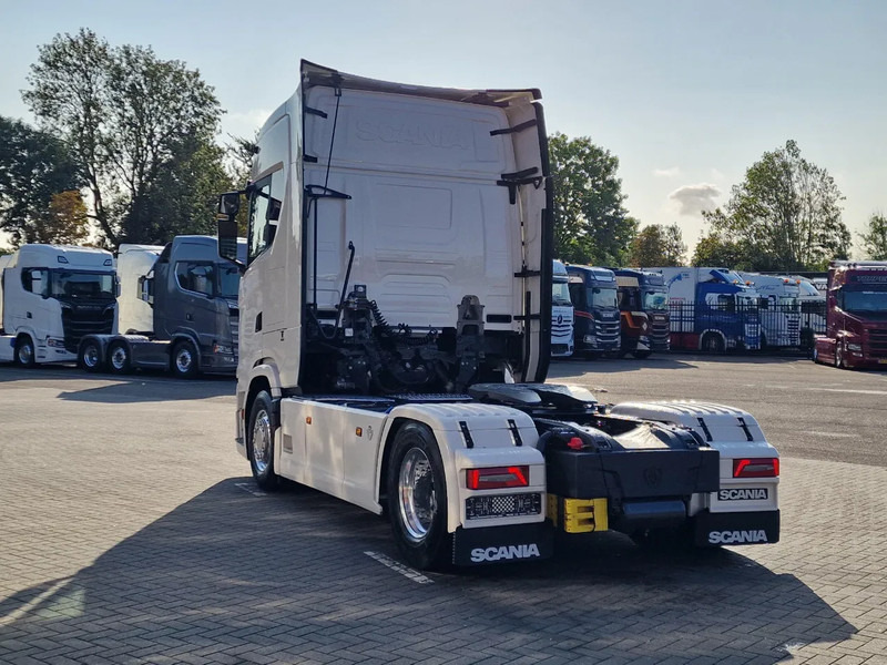 Scania 590S V8 NGS Highline 4x2 - New - Facelift - Full spec - Retarder - Leather - Full air - Trekkvogn: bilde 5 Scania 590S V8 NGS Highline 4x2 - New - Facelift - Full spec - Retarder - Leather - Full air - Trekkvogn: bilde 5