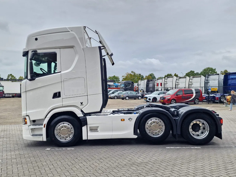 Scania 660S V8 NGS Highline 6x2/4 - New - Full spec - Retarder - Night clima - Leather - Led - Alcoa - Trekkvogn: bilde 4 Scania 660S V8 NGS Highline 6x2/4 - New - Full spec - Retarder - Night clima - Leather - Led - Alcoa - Trekkvogn: bilde 4