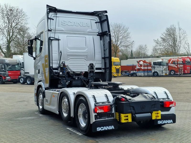 Scania 660S V8 NGS Highline 6x2/4 - New - Full spec - Retarder - Night clima - Led - Leather - Navi - Trekkvogn: bilde 5 Scania 660S V8 NGS Highline 6x2/4 - New - Full spec - Retarder - Night clima - Led - Leather - Navi - Trekkvogn: bilde 5