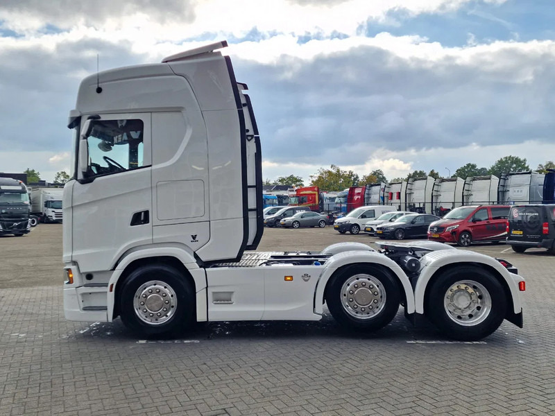 Scania 770S V8 NGS Highline 6x2/4 - New - Old dashboard - Full spec - Retarder - Night clima - Led - Leather - Navi - Trekkvogn: bilde 4 Scania 770S V8 NGS Highline 6x2/4 - New - Old dashboard - Full spec - Retarder - Night clima - Led - Leather - Navi - Trekkvogn: bilde 4
