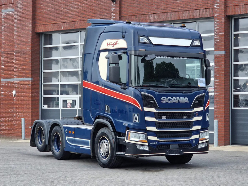 Scania R520 V8 NGS Highline 6x2 - PTO/Hydraulic - Full air - 2.95 WB - Navi - Fridge - Sliding 5th wheel - Trekkvogn: bilde 1 Scania R520 V8 NGS Highline 6x2 - PTO/Hydraulic - Full air - 2.95 WB - Navi - Fridge - Sliding 5th wheel - Trekkvogn: bilde 1