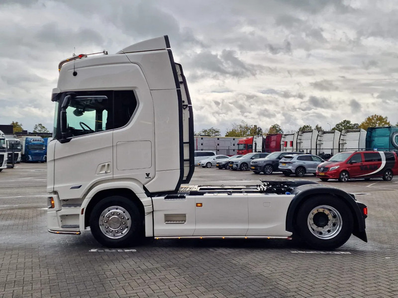Scania R560 Highline 4x2 - Like new - Full spec - Facelift - Retarder - Night clima - Full air - Alloy wheels - Trekkvogn: bilde 4 Scania R560 Highline 4x2 - Like new - Full spec - Facelift - Retarder - Night clima - Full air - Alloy wheels - Trekkvogn: bilde 4