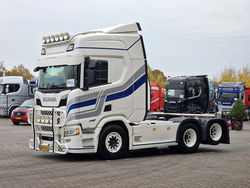 Scania R560 Highline 6x2 - BUFFL - Retarder - Full air - 3.15 WB - Leather - Trekkvogn: bilde 3 Scania R560 Highline 6x2 - BUFFL - Retarder - Full air - 3.15 WB - Leather - Trekkvogn: bilde 3