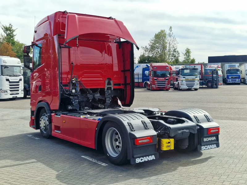 Scania S460 Highline 4x2 - Lowdeck - New - Retarder - Night clima - 2x tank - Led - Full spoiler - Trekkvogn: bilde 5 Scania S460 Highline 4x2 - Lowdeck - New - Retarder - Night clima - 2x tank - Led - Full spoiler - Trekkvogn: bilde 5