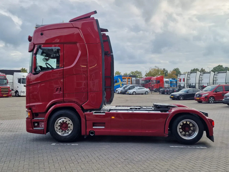 Scania S500 NGS Highline 4x2 - Retarder - Night clima - Full air - Custom interior - Full spoiler - 2 tank - Trekkvogn: bilde 4 Scania S500 NGS Highline 4x2 - Retarder - Night clima - Full air - Custom interior - Full spoiler - 2 tank - Trekkvogn: bilde 4