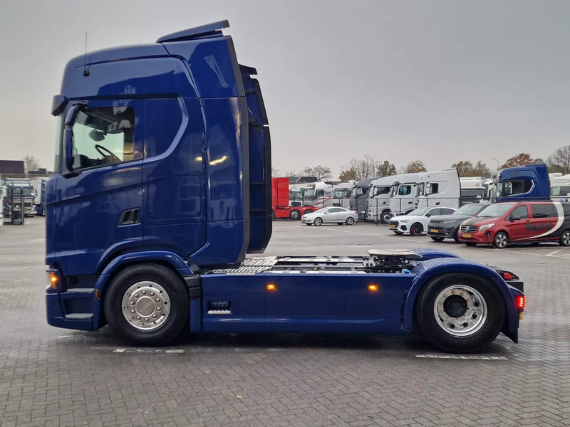 Scania S560 Highline 4x2 - Full spec - Retader - Night clima - Full air - Facelift - 2x tank - Trekkvogn: bilde 4 Scania S560 Highline 4x2 - Full spec - Retader - Night clima - Full air - Facelift - 2x tank - Trekkvogn: bilde 4