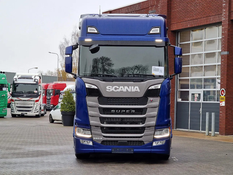 Scania S560 Highline 4x2 - Full spec - Retader - Night clima - Full air - Facelift - 2x tank - Trekkvogn: bilde 2 Scania S560 Highline 4x2 - Full spec - Retader - Night clima - Full air - Facelift - 2x tank - Trekkvogn: bilde 2