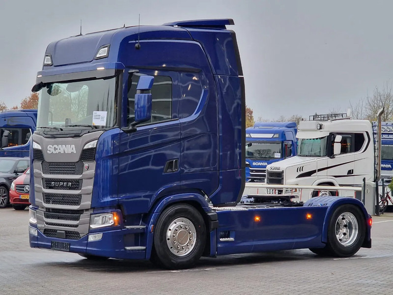 Scania S560 Highline 4x2 - Full spec - Retader - Night clima - Full air - Facelift - 2x tank - Trekkvogn: bilde 3 Scania S560 Highline 4x2 - Full spec - Retader - Night clima - Full air - Facelift - 2x tank - Trekkvogn: bilde 3