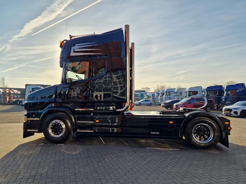 Scania T520 V8 Torpedo / Hauber - Full spec - Show truck - Retarder - Full air - Custom interior - Trekkvogn: bilde 4 Scania T520 V8 Torpedo / Hauber - Full spec - Show truck - Retarder - Full air - Custom interior - Trekkvogn: bilde 4