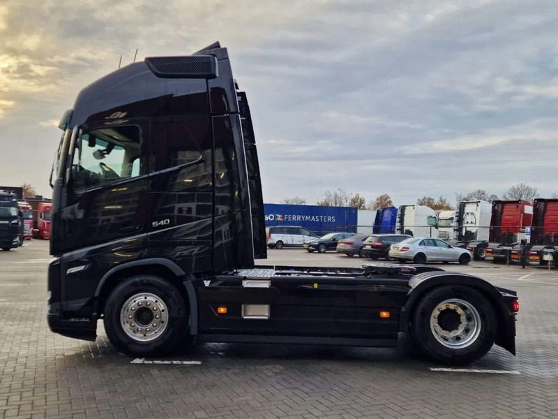 Volvo FH 13.500 Globetrotter XL 4x2 - NEW - Full spec - I parkcool - Full air - - Trekkvogn: bilde 3 Volvo FH 13.500 Globetrotter XL 4x2 - NEW - Full spec - I parkcool - Full air - - Trekkvogn: bilde 3