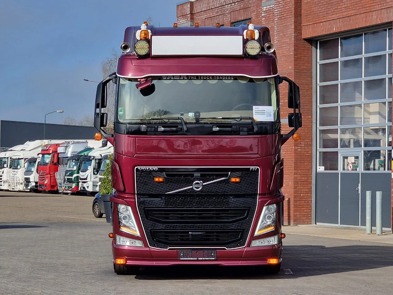 Volvo FH 13.540 Lowroof 6x2 - Show truck - Custom interior - Full air suspension - I parkcool - VEB+ - Trekkvogn: bilde 2 Volvo FH 13.540 Lowroof 6x2 - Show truck - Custom interior - Full air suspension - I parkcool - VEB+ - Trekkvogn: bilde 2