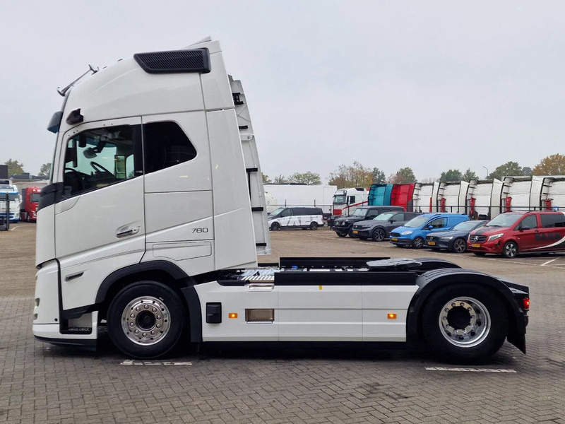Volvo FH 16 780 Aero Globetrotter XL 4x2 - NEW - Full spec - Retarder - Full air - 2x tank - Trekkvogn: bilde 4 Volvo FH 16 780 Aero Globetrotter XL 4x2 - NEW - Full spec - Retarder - Full air - 2x tank - Trekkvogn: bilde 4