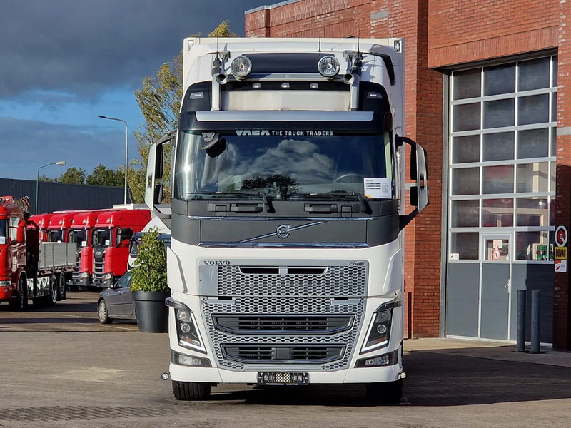 Volvo FH 16.750 Globetrotter XL 6x2 - Ekeri box with sidedoors - Retarder - 4.60 WB - Full air - Skapbil: bilde 2 Volvo FH 16.750 Globetrotter XL 6x2 - Ekeri box with sidedoors - Retarder - 4.60 WB - Full air - Skapbil: bilde 2