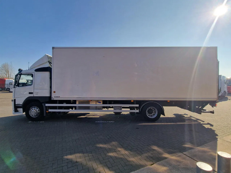 Volvo FM 330 4x2 - Carrier MT 18 Frigo - Loadlift - Full air - Sleepercab - Lastebil med kjøl: bilde 4 Volvo FM 330 4x2 - Carrier MT 18 Frigo - Loadlift - Full air - Sleepercab - Lastebil med kjøl: bilde 4
