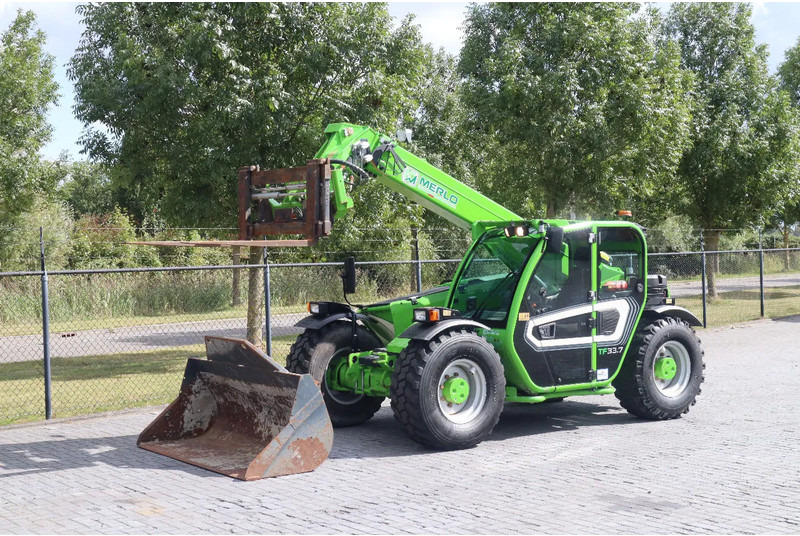 Merlo TF33.7-115LC TURBOFARMER | 40KM/H | BSS | FORKS | BUCKET - Teleskoplastere: bilde 2 Merlo TF33.7-115LC TURBOFARMER | 40KM/H | BSS | FORKS | BUCKET - Teleskoplastere: bilde 2