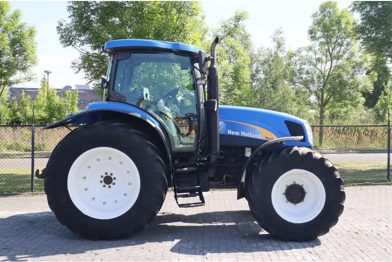 New Holland TS135A | 40 KM/H | 4X4 | SUPERSTEER - Traktor: bilde 4 New Holland TS135A | 40 KM/H | 4X4 | SUPERSTEER - Traktor: bilde 4