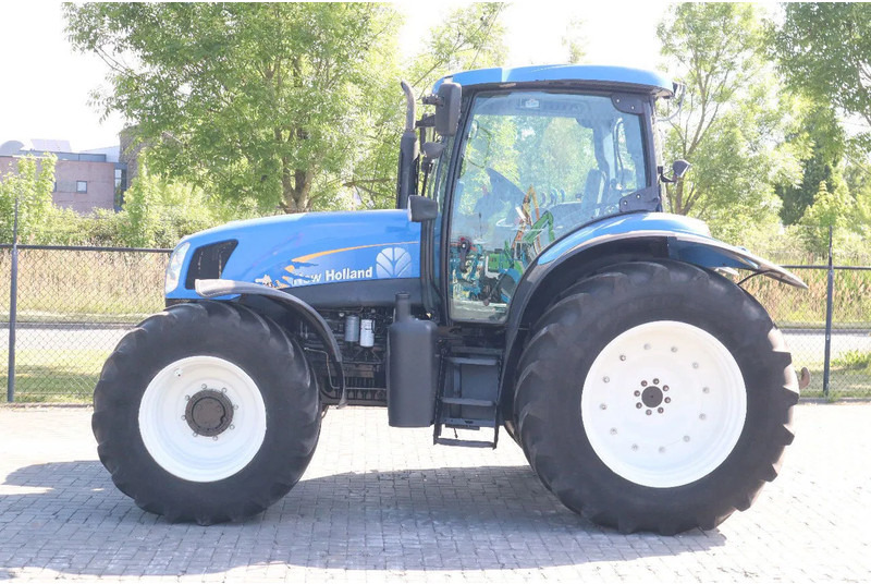 New Holland TS135A | 40 KM/H | 4X4 | SUPERSTEER - Traktor: bilde 2 New Holland TS135A | 40 KM/H | 4X4 | SUPERSTEER - Traktor: bilde 2