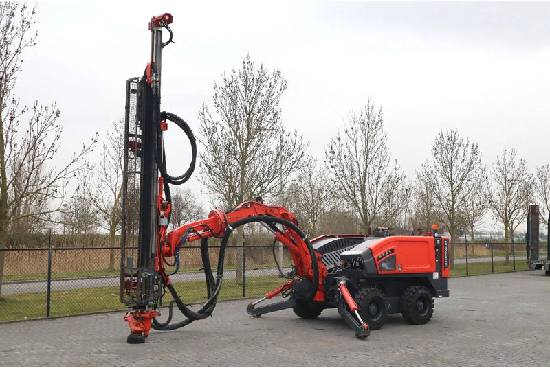 Sandvik 2 PIECES COMMANDO DC 300 RI S5 | ONLY 470 DRILLING HOURS - Borustyr: bilde 2 Sandvik 2 PIECES COMMANDO DC 300 RI S5 | ONLY 470 DRILLING HOURS - Borustyr: bilde 2