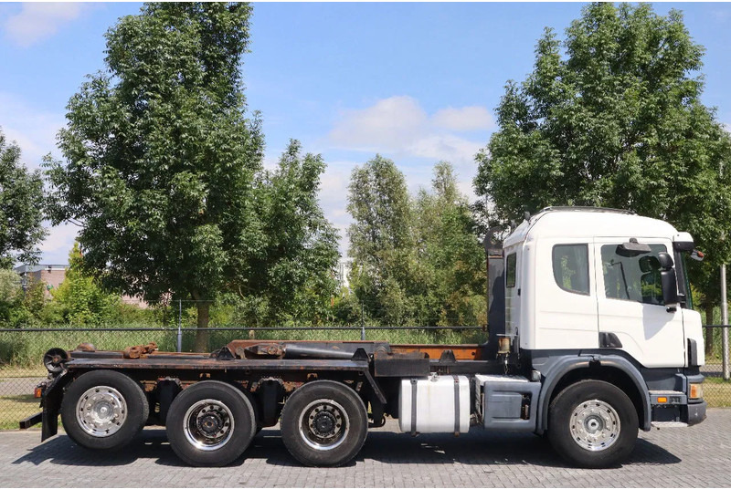 Scania P124-420 | 8X4 | HOOKLIFT | MANUAL | BIG AXLES | EURO 3 - Krokbil: bilde 4 Scania P124-420 | 8X4 | HOOKLIFT | MANUAL | BIG AXLES | EURO 3 - Krokbil: bilde 4