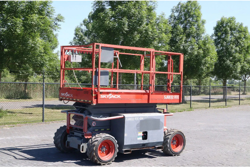 Skyjack SJ 6832 RTE | 12 METER | 454 KG - Sakselift: bilde 3 Skyjack SJ 6832 RTE | 12 METER | 454 KG - Sakselift: bilde 3