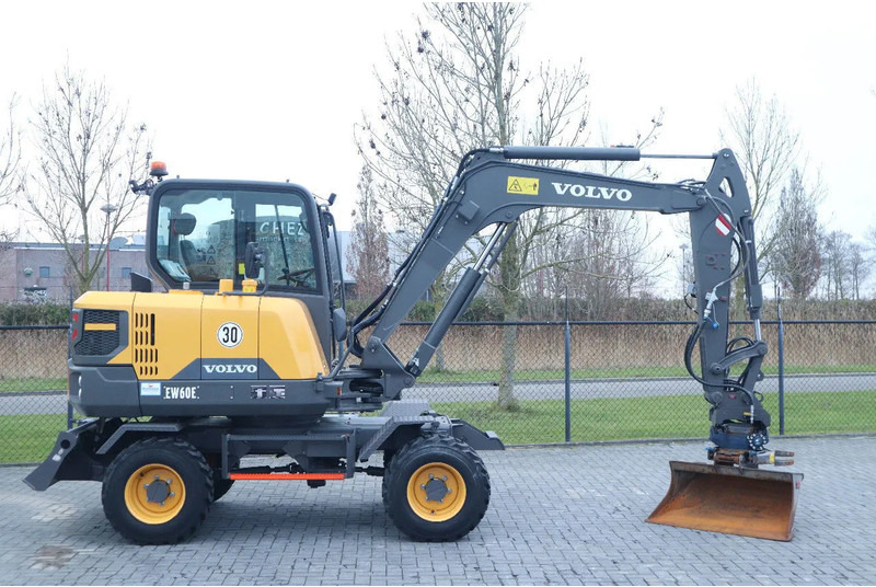 Volvo EW60E | DEMO | 30 KM/H | ROTOTILT + GRIPPER | BUCKET - Hjulgraver: bilde 4 Volvo EW60E | DEMO | 30 KM/H | ROTOTILT + GRIPPER | BUCKET - Hjulgraver: bilde 4