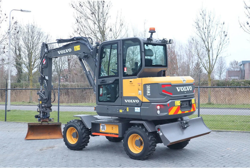 Volvo EW60E | DEMO | 30 KM/H | ROTOTILT + GRIPPER | BUCKET - Hjulgraver: bilde 3 Volvo EW60E | DEMO | 30 KM/H | ROTOTILT + GRIPPER | BUCKET - Hjulgraver: bilde 3