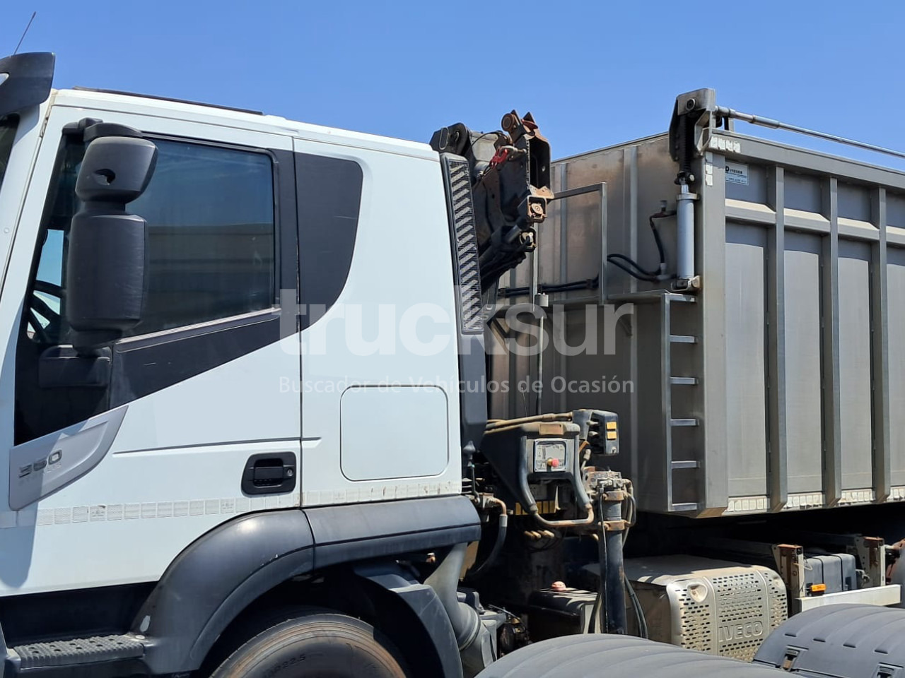 IVECO AT260SY/PS 360CV ejes 6x2*4 - Tippbil, Kranbil: bilde 3 IVECO AT260SY/PS 360CV ejes 6x2*4 - Tippbil, Kranbil: bilde 3