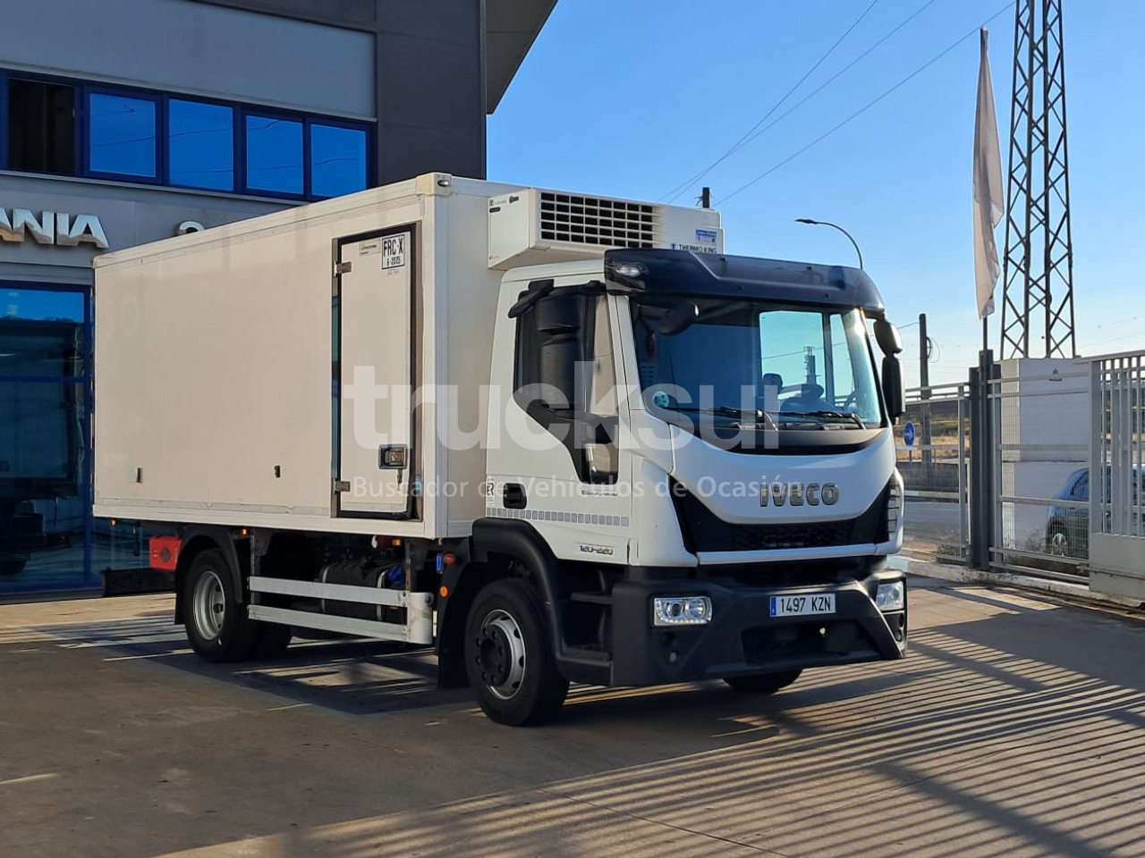 IVECO EUROCARGO FRC-X - Lastebil med kjøl: bilde 1 IVECO EUROCARGO FRC-X - Lastebil med kjøl: bilde 1