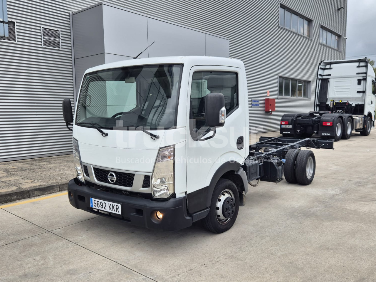 NISSAN NT 400 - Chassis lastebil: bilde 1 NISSAN NT 400 - Chassis lastebil: bilde 1
