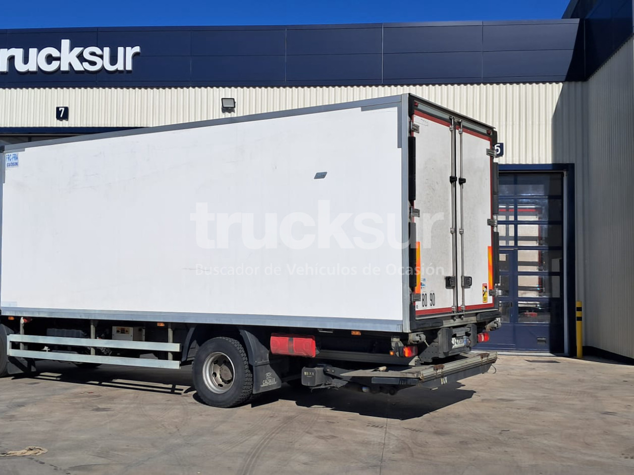 RENAULT D13.240 - Lastebil med kjøl: bilde 3 RENAULT D13.240 - Lastebil med kjøl: bilde 3