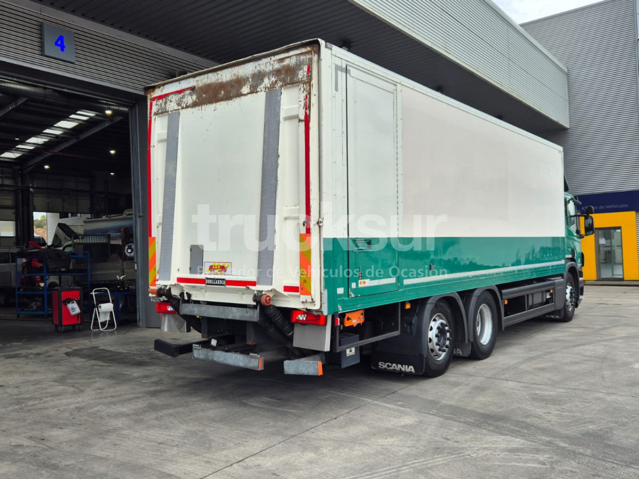 SCANIA P320.26 ejes 6x2*4 - Kapellbil: bilde 3 SCANIA P320.26 ejes 6x2*4 - Kapellbil: bilde 3
