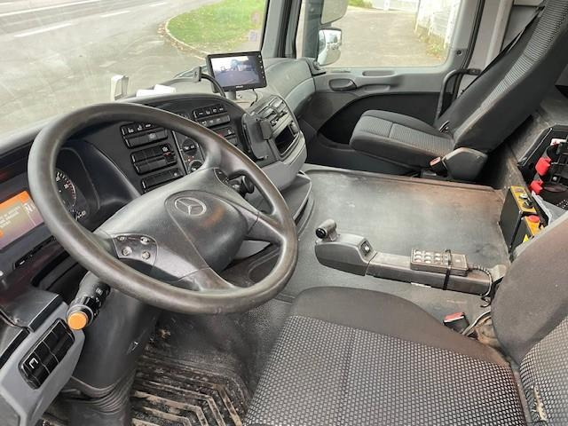 Interior photo 2: Krokbil Mercedes Actros 2544 Interior photo 2: Krokbil Mercedes Actros 2544