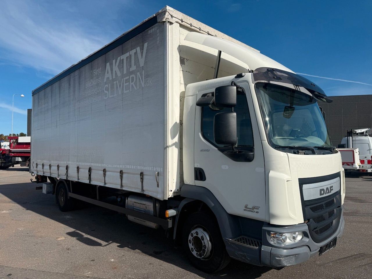 DAF LF 45 /220 4x2 Curtainsider and Taillift Euro 6 - Kapellbil: bilde 2 DAF LF 45 /220 4x2 Curtainsider and Taillift Euro 6 - Kapellbil: bilde 2