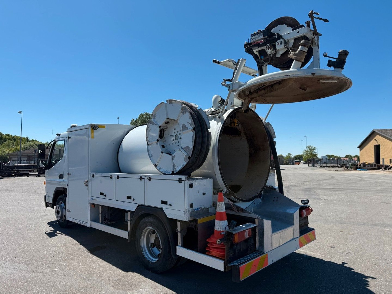 FUSO Canter 9C18 Duonic Rioned 3500 l. Kombi Euro 6 - Vakuum lastebil: bilde 5 FUSO Canter 9C18 Duonic Rioned 3500 l. Kombi Euro 6 - Vakuum lastebil: bilde 5