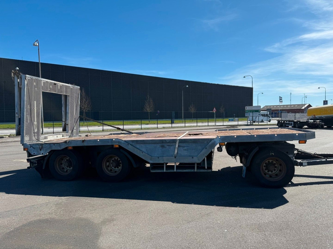 Fliegl FLT328 3 achser Maschinenanhänger mit Radkasten - Lavloader tilhenger: bilde 3 Fliegl FLT328 3 achser Maschinenanhänger mit Radkasten - Lavloader tilhenger: bilde 3