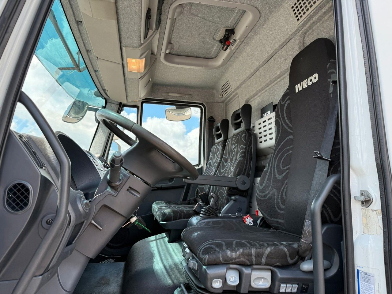 Iveco 180E32 Schmitz / Thermo King T-1200R Spectrum Iveco 180E32 Schmitz / Thermo King T-1200R Spectrum - Lastebil med kjøl: bilde 5 Iveco 180E32 Schmitz / Thermo King T-1200R Spectrum Iveco 180E32 Schmitz / Thermo King T-1200R Spectrum - Lastebil med kjøl: bilde 5