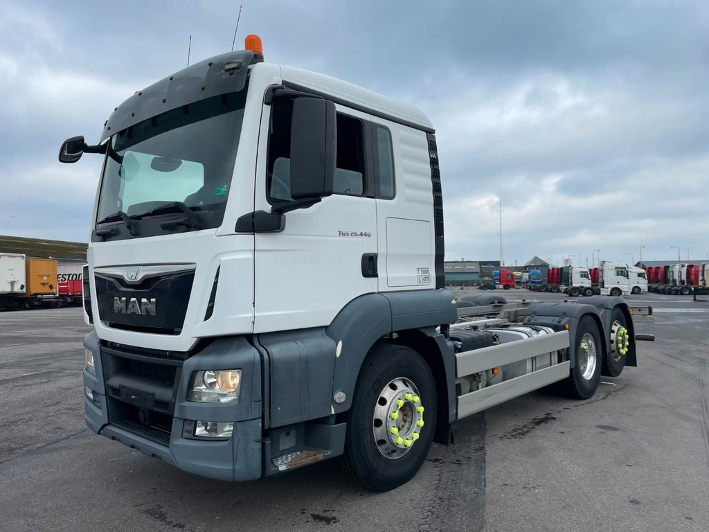 MAN TGS 26.440 6x2*4 ADR Fahrgestell Euro 6 MAN TGS 26.440 6x2*4 ADR Fahrgestell Euro 6 - Chassis lastebil: bilde 1 MAN TGS 26.440 6x2*4 ADR Fahrgestell Euro 6 MAN TGS 26.440 6x2*4 ADR Fahrgestell Euro 6 - Chassis lastebil: bilde 1