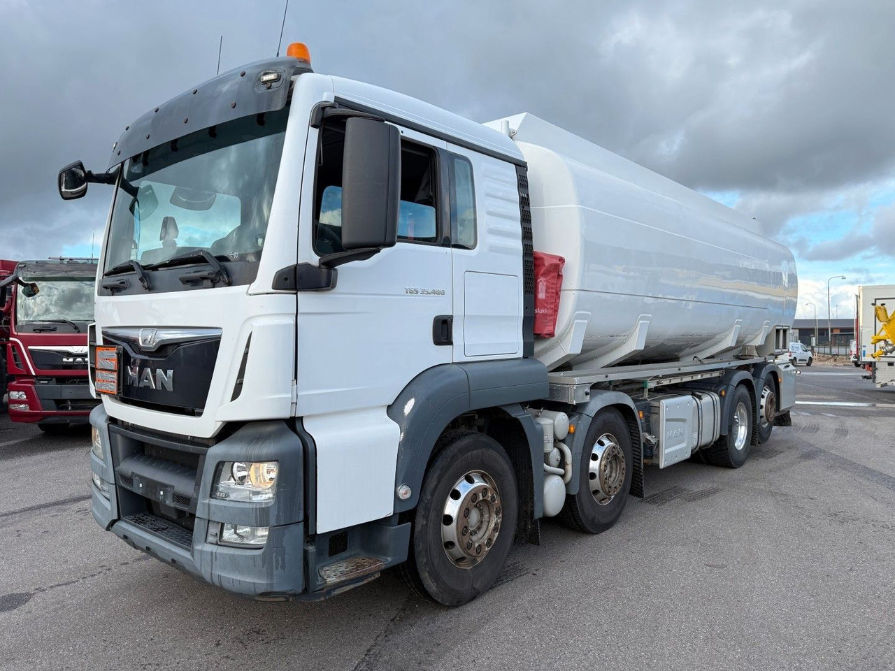 MAN TGS 35.480 8x2*6 Euro 6 23.000 l ADR Tanktruck - Tankbil: bilde 1 MAN TGS 35.480 8x2*6 Euro 6 23.000 l ADR Tanktruck - Tankbil: bilde 1