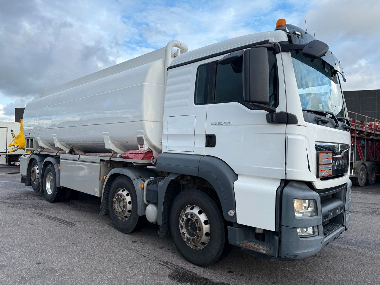 MAN TGS 35.480 8x2*6 Euro 6 23.000 l ADR Tanktruck - Tankbil: bilde 2 MAN TGS 35.480 8x2*6 Euro 6 23.000 l ADR Tanktruck - Tankbil: bilde 2